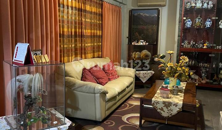 RUMAH DI PALMERAH, JAKARTA BARAT