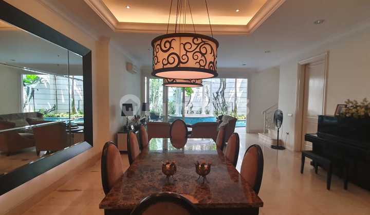 R1596 RUMAH DI TANAH ABANG, JAKARTA PUSAT