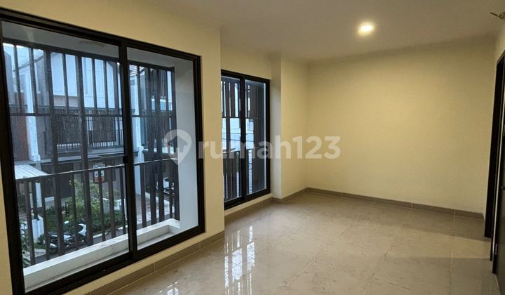 Dijual Rumah Bagus di Leonora, Gading Serpong 2