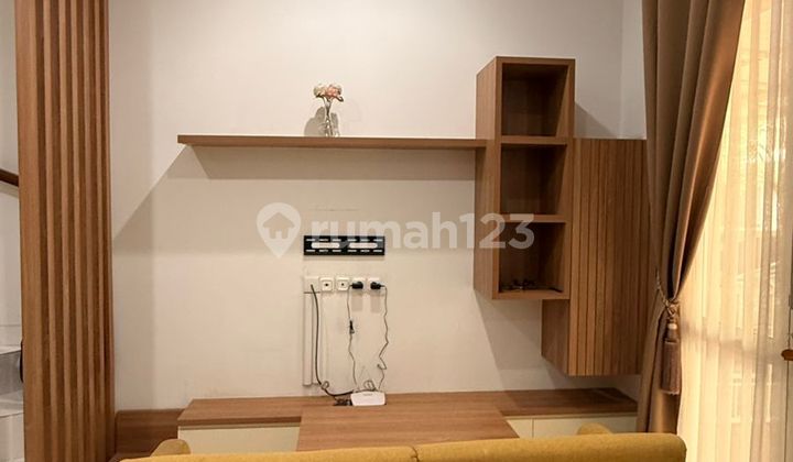 Dijual Rumah Full Furnish di Cluster Malibu Village, Gading Serpong