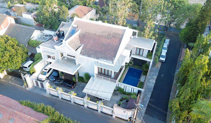 Dijual Rumah Komersial Full Furnish Ada Kolam Renang Jakarta  1