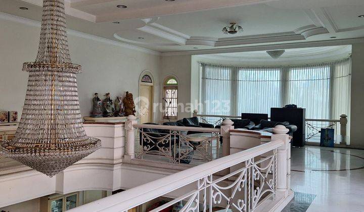 ruang keluarga turun harga dijual rumah mewah