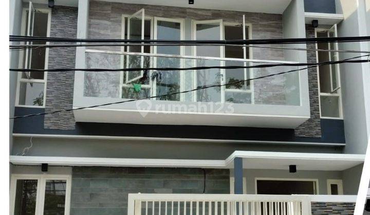 Dijual Rumah 2 Lt Model Scandinavian Manyar Tirtomoyo 2