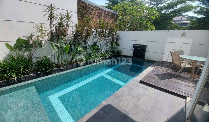 Rumah 2 Lantai Forest Mansion Wiyung Dengan Private Pool 1