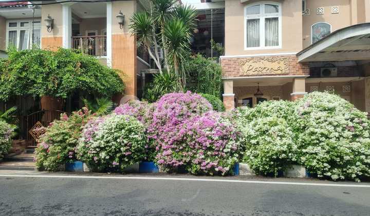 Dijual Rumah Mewah di Menanggal, Dekat Gayungsari dan Ahmad Yani