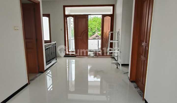 For Rent Newly Renovated Modern House in Dukuh Kupang Timur