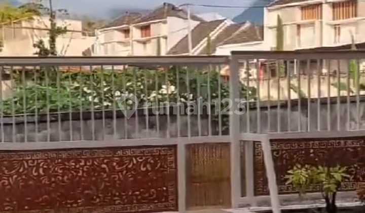 For Sale 2-Story House with Pool Facilities Near Jatim Park Malang For Sale 2-Story House with Pool Facilities Near Jatim Park Malang