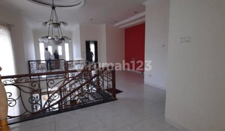 Dijual Rumah Strategis Di Tenggilis Utara  2
