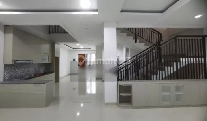 Rumah di Puri Indah Jakarta Barat 1