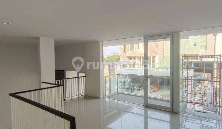 Dijual rumah di Citra 8 jakbar 2