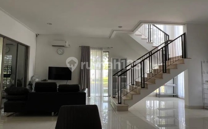 For Sale House In Golf Island, Piano Cluster, North Jakarta.