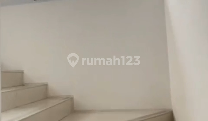 Dijual.rumah di Cluster Green Papyrus Citra 6 Jakbar 2