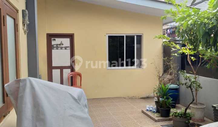 For Sale House in Jembatan Lima West Jakarta
