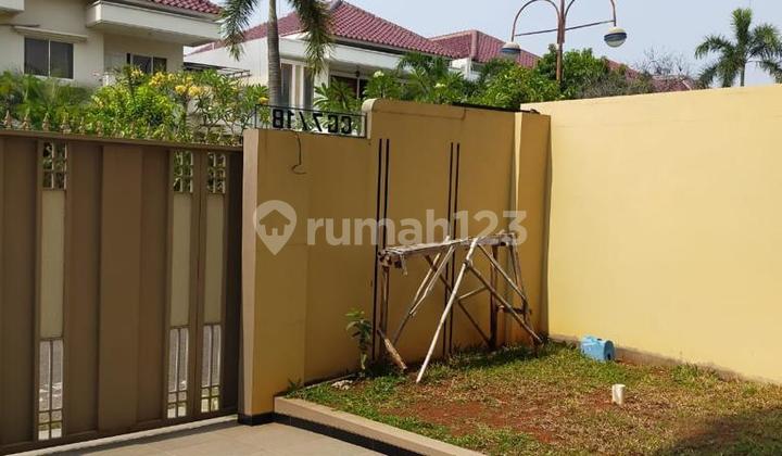 New House for Sale in Moderland Golf Garden, Tangerang 2