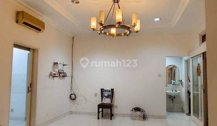 Rumah Dijual Bagus Terawat di Komplek Singgasana 1