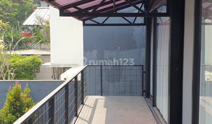 Dijual Rumah Industrialis Rasa Vila Dekat Dago  2