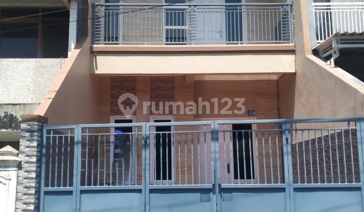 2-Story House in Lebak Arum, Tambaksari, Surabaya, with Freehold Title (SHM) 2-Story House in Lebak Arum, Tambaksari, Surabaya, with Freehold Title (SHM)