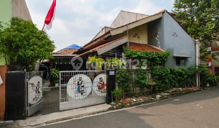 1-Story House 269M2 in Rambutan, Ciracas, East Jakarta, with Certificate of Ownership (SHM) 1-Story House 269M2 in Rambutan, Ciracas, East Jakarta, with Certificate of Ownership (SHM)