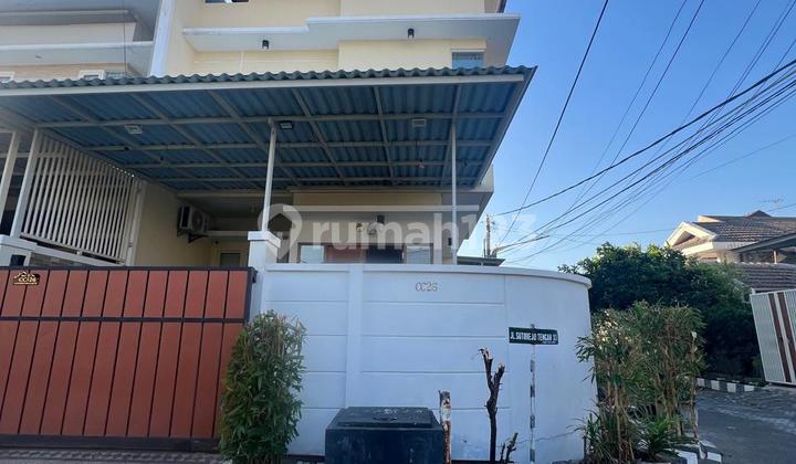 Rumah 2 Lantai 114M2 di Sutorejo Tengah, Surabaya, Hook