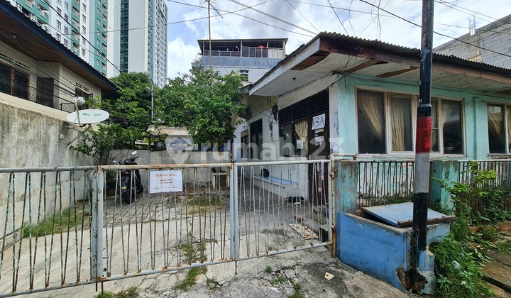 Rumah 289M2 di Salemba Tengah, Jakarta Pusat, SHM 2