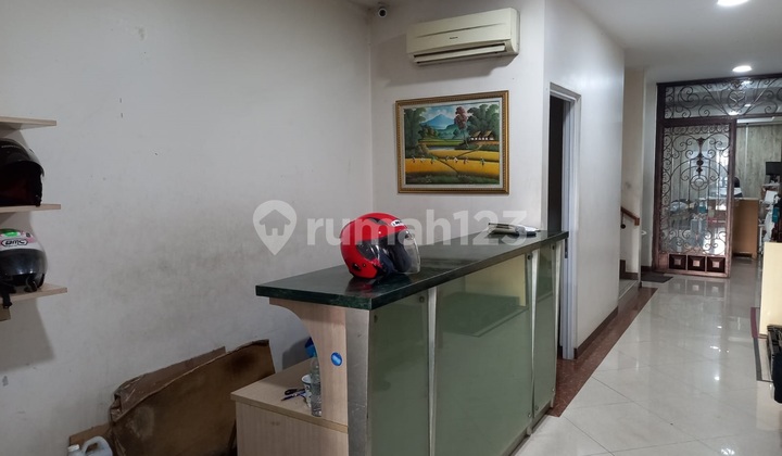Shop 3-Story 232M2 in Kramat, Senen, HGB 2