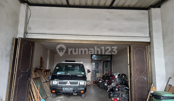 Shop 3-Story 232M2 in Kramat, Senen, HGB 1