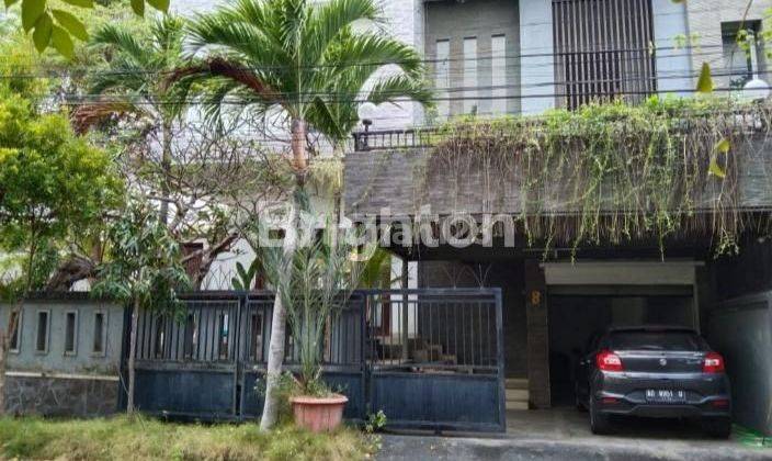 RUMAH BESAR DAN STRATEGIS DEKAT SUNSET ROAD 2