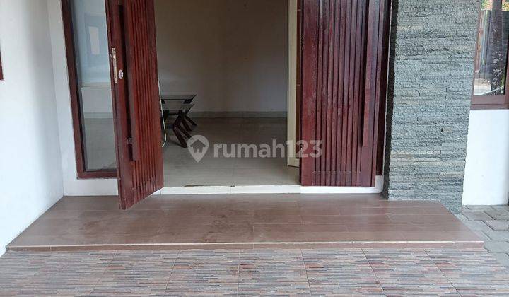 Jual Rumah Tukad Badung Renon
lt  118
lb 200 Shm  Renon 2 Lantai Bagus Timur 2