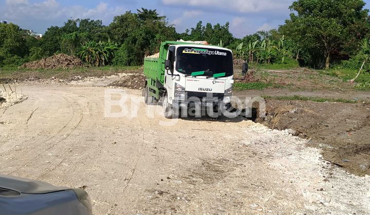 For sale premium land plots in the strategic new area near Pepito supermarket. Total area of 10 hectares for residential and commercial zones, including shop houses.
