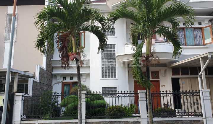 Disewakan Rumah Furnised Istana Regensi 1 Pasteur