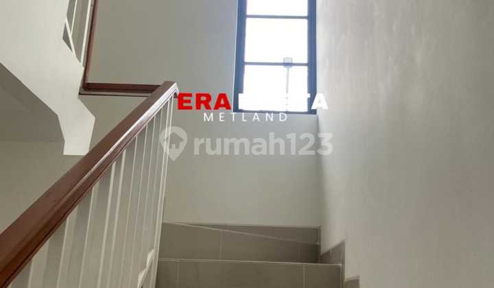 Turun Harga! Rumah Cantik Renov Metland Puri Tipe Oxalis 2