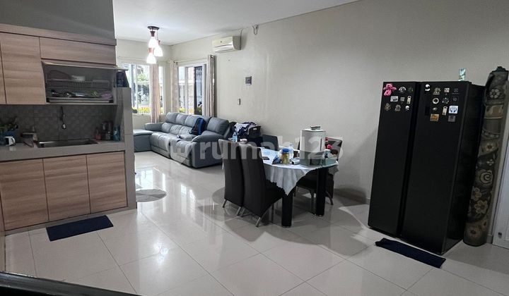 Hot Deal! Rumah 2 Lantai Hoek Di Vienna Modernland - Semi Furnished 2
