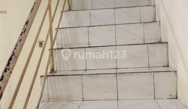 Prime Location Tomang - 3-Storey Shophouse Suitable for Offices & Business 2