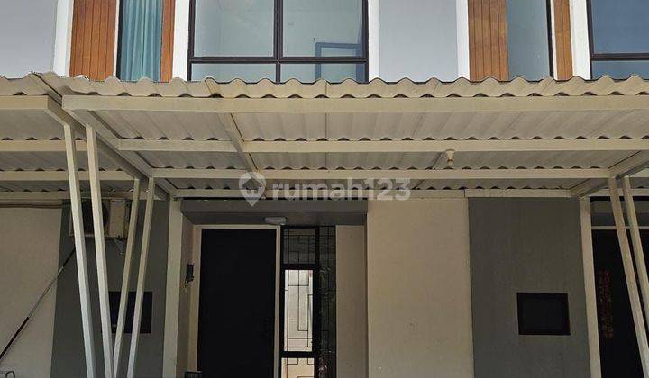 Rumah di Perumahan Metland Puri 2 Lantai Bagus 1