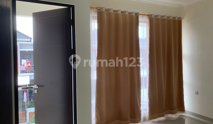 Rumah 2 Lantai Siap Huni di Cluster Clemantis 2