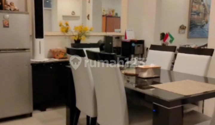 Rumah Mewah Lokasi Strategis di Tengah Kota Jakarta Barat 2