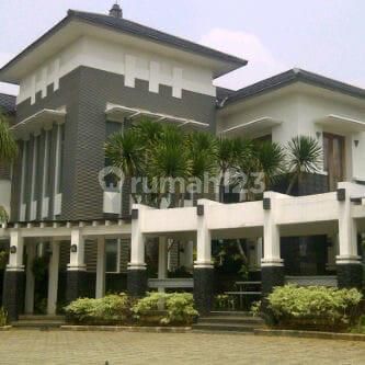 Di Jual Rumah Mewah Di Bintaro