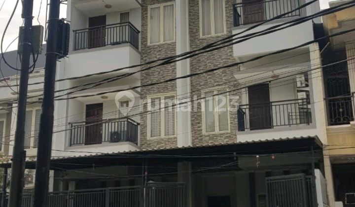 Dijual Rumah Baru 3Lt Di.komplek Pakuwon.jelambar Jakbar