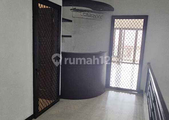 Dijual Rumah Rapih di Kav Porli Jelambar. Hadiah Villa 100M2 di Apple Green 2
