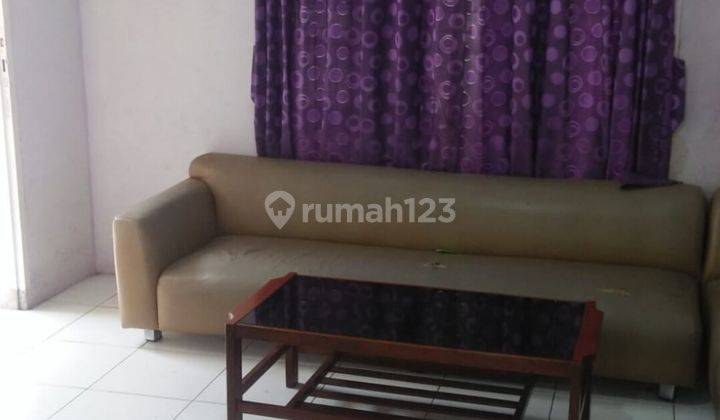 Rumah Semi Furnished Di Komplek Strategis Dikontrakan 2