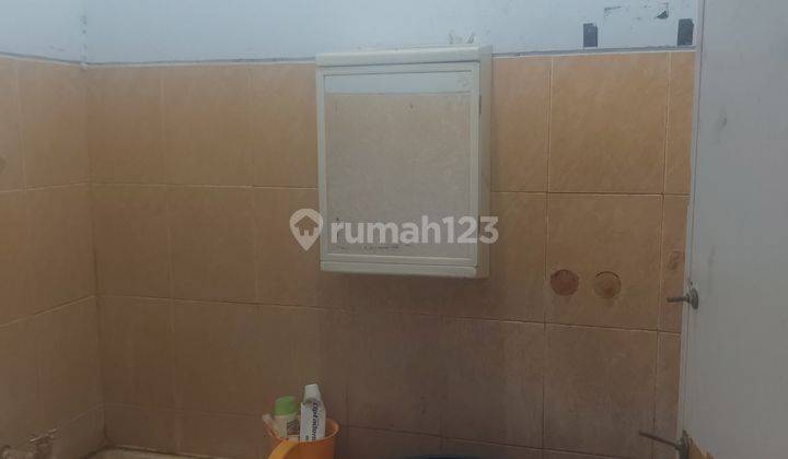 Rumah Semi Furnished Di Komplek Strategis Dikontrakan 2