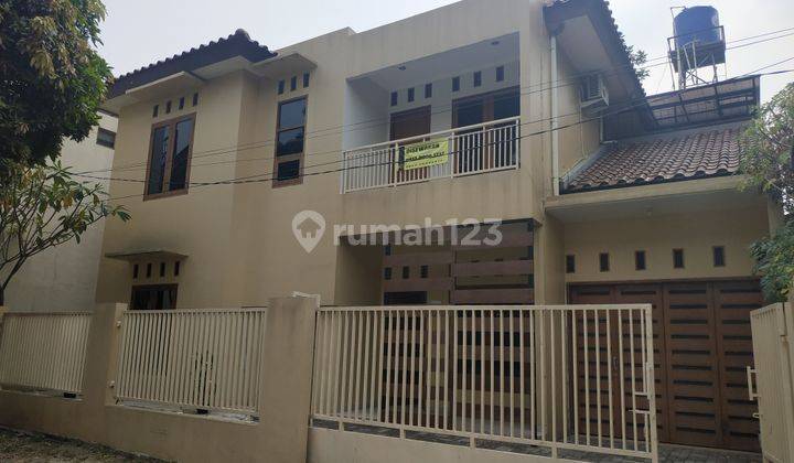 Cocok Kantor Parkir Luas 4 Mobil cck konsultan, IT dll 1