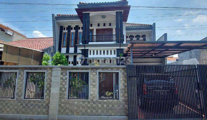 Rumah mewah siap huni harga menarik di pusat kota Cimahi  1