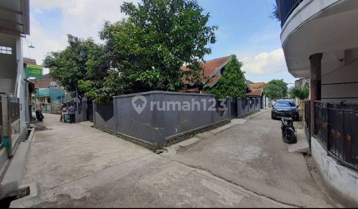 Dijual Rumah Besar di Pusat Kota harga menarik  2