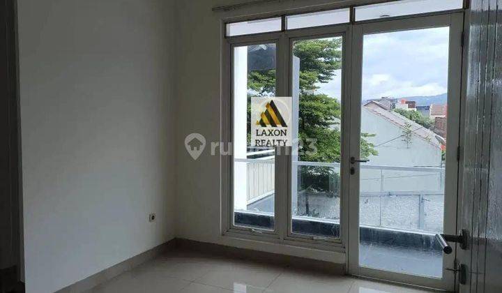 Dijual Rumah Bagus Siap Huni Di Pusat Kota  2