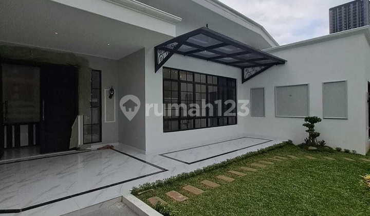 Dijual. Rumah Baru Siap Huni di Lokasi Strategis Kebayoran Baru.