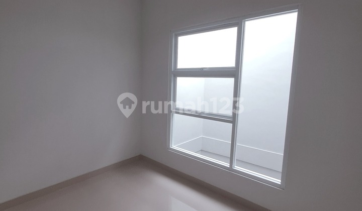 New House in a Strategic Location Bangka - Kemang 2