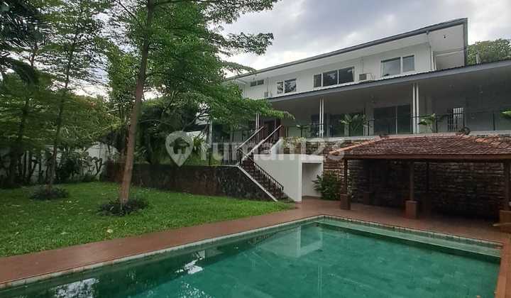 For Rent 4 Bedroom House with Large Garden & Swimming Pool Kemang