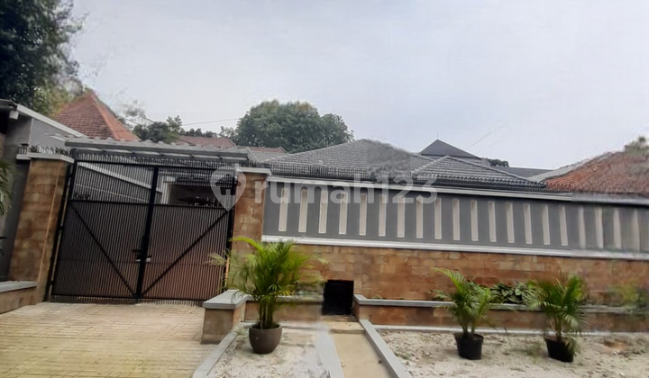 For Rent. Single Storey House in Strategic Location Kebayoran Baru 2