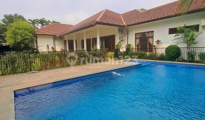 For Rent House in a Quiet Area With A Large Garden Kemang Dalam 2